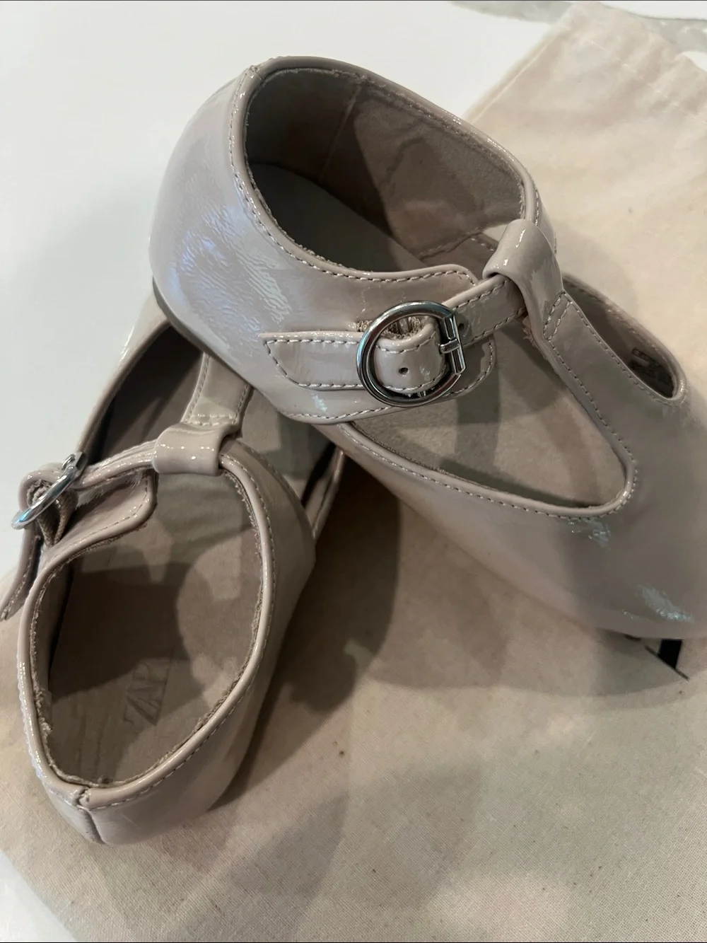 Zara Girls Patent T-Strap Mary Jane Shoes in Light Taupe